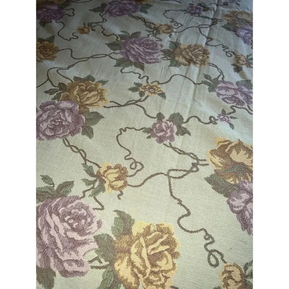 Beautiful Queen Size Bed Spread/ Quilt With 3 Standard Shams ,1 Small Portugal - Picture 3 of 10